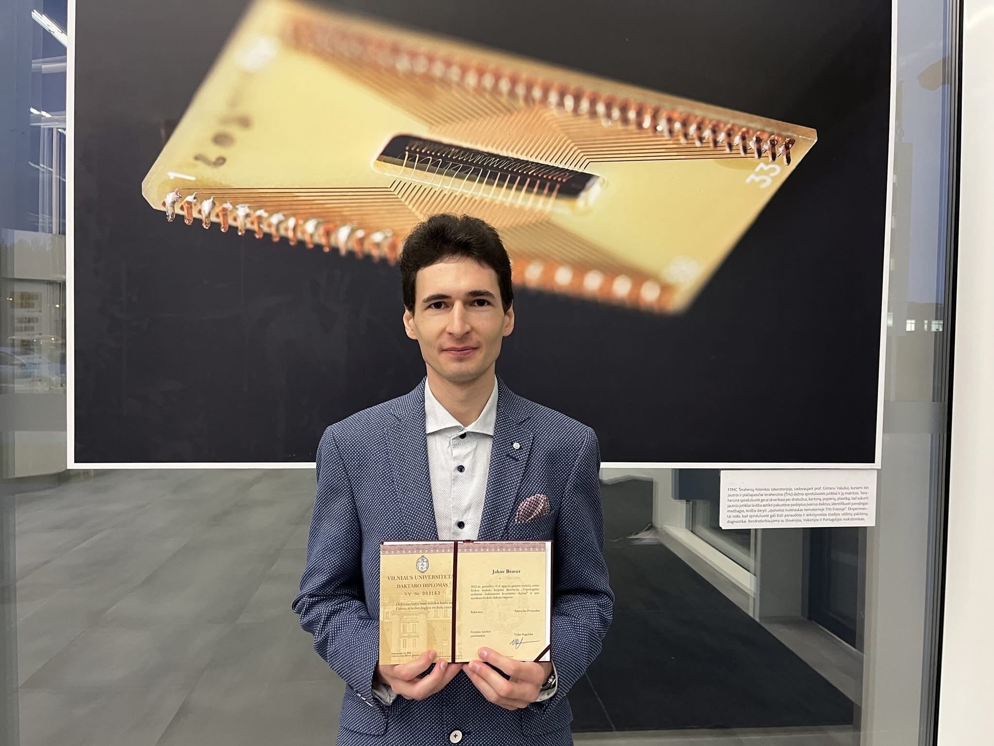 CFDF77E7 0E83 48E3 A83E 63913F390F28